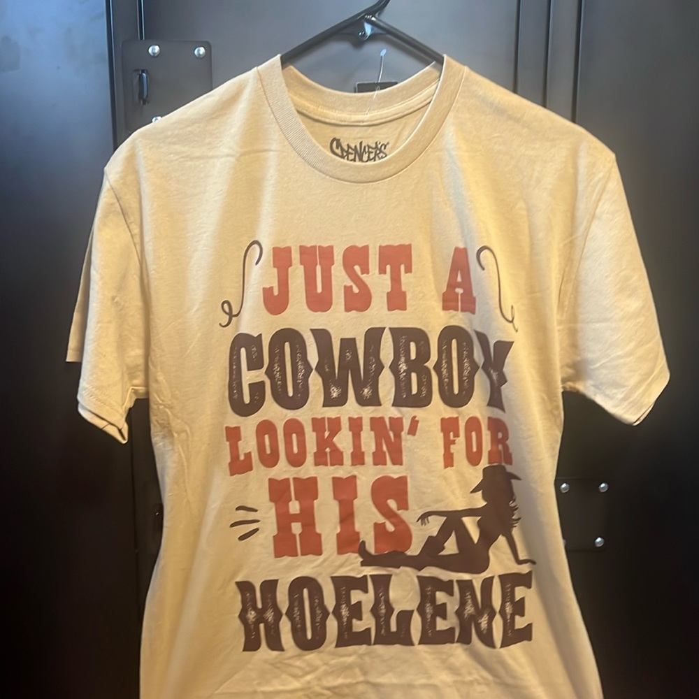 Men’s medium size t shirt